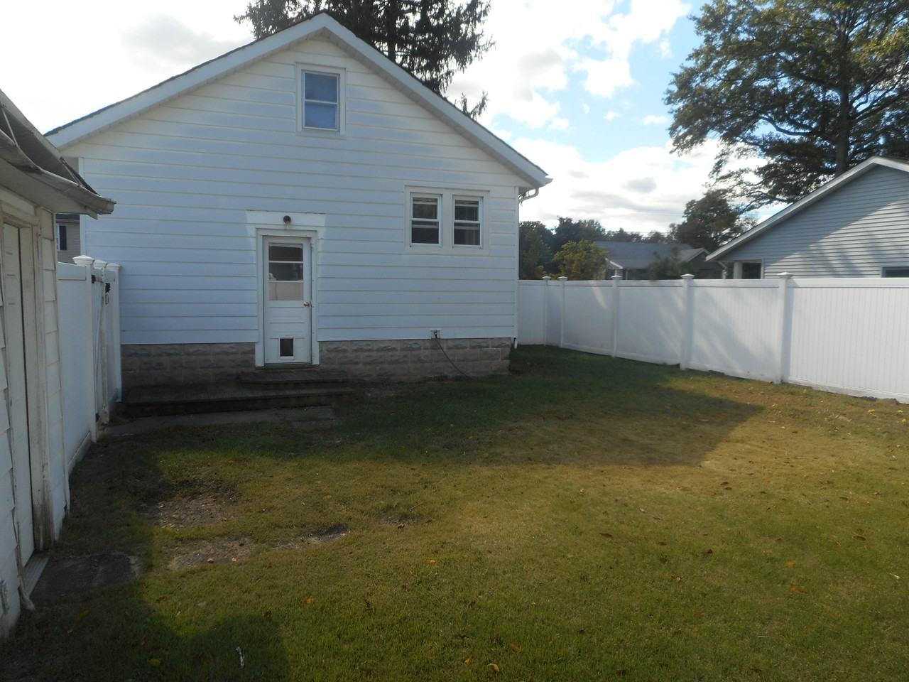 50 Della Ave. - Photo 3 of 8