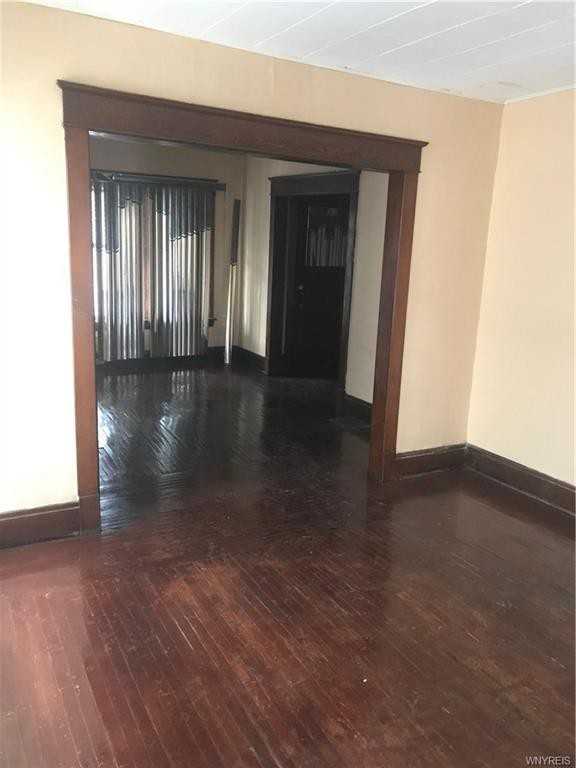 198 Jewett Avenue - Photo 3 of 8