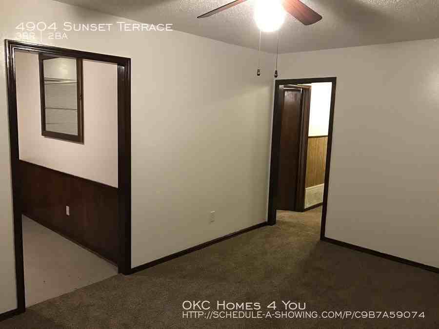 4904 Sunset Terrace - Photo 2 of 15