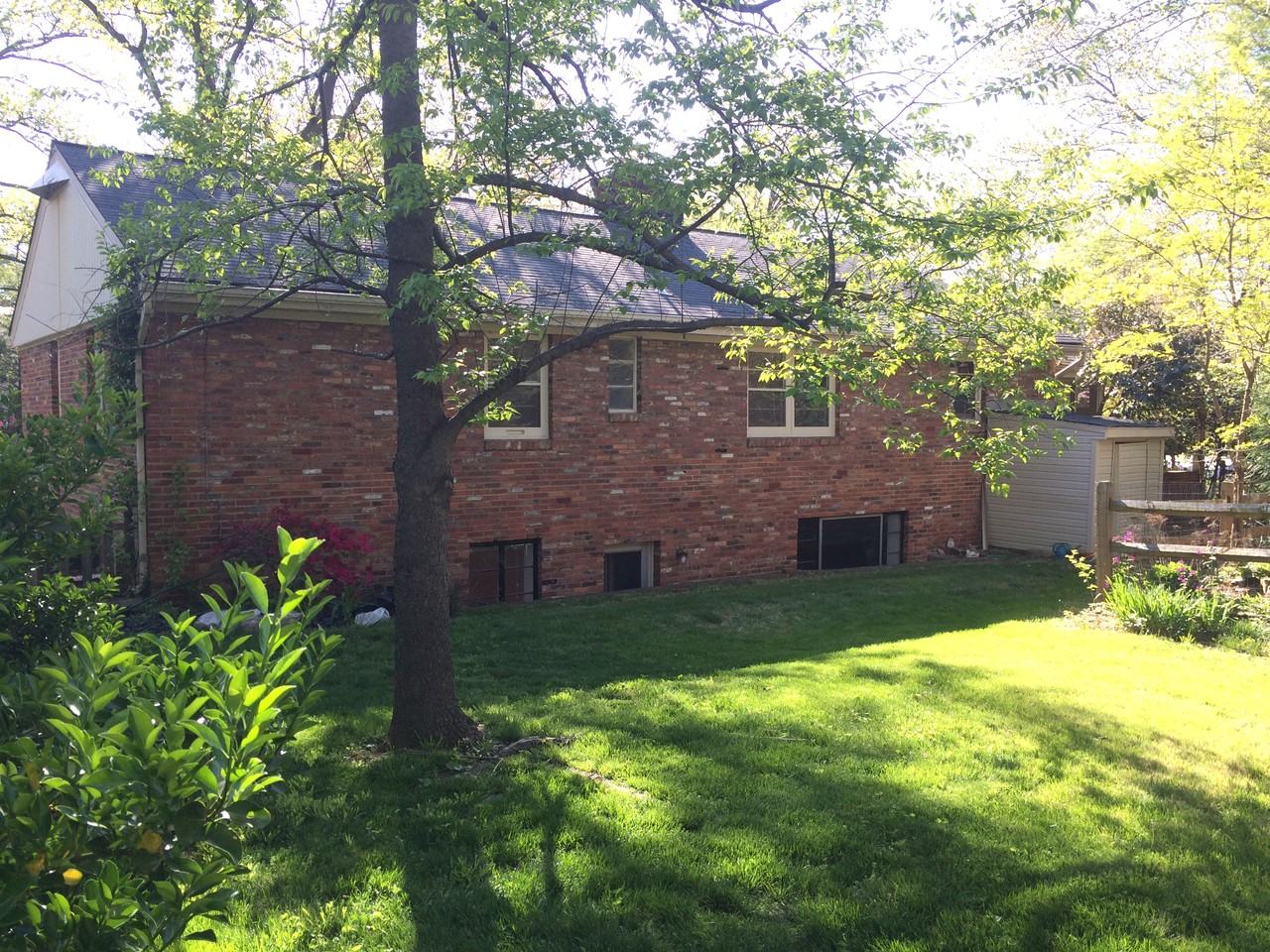 2710 Valley Dr - Photo 2 of 36