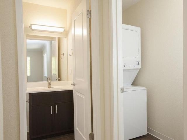 574 Button Ave - Photo 3 of 37