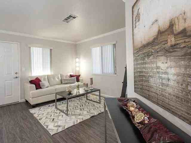574 Button Ave - Photo 7 of 37