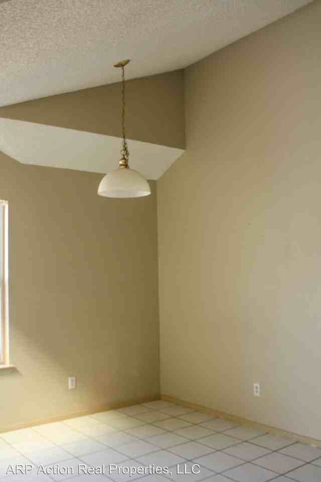10040 Caribou Dr #B - Photo 2 of 8