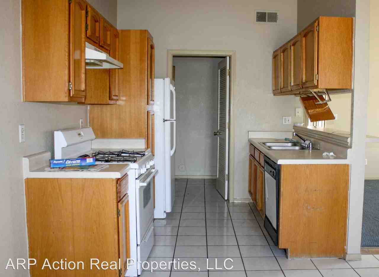 10040 Caribou Dr #B - Photo 3 of 8