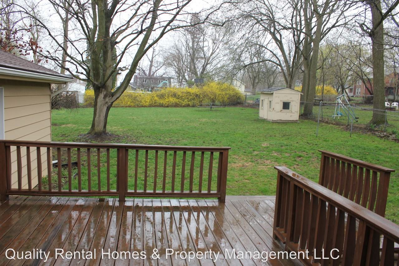 219 Oak St. - Photo 3 of 20