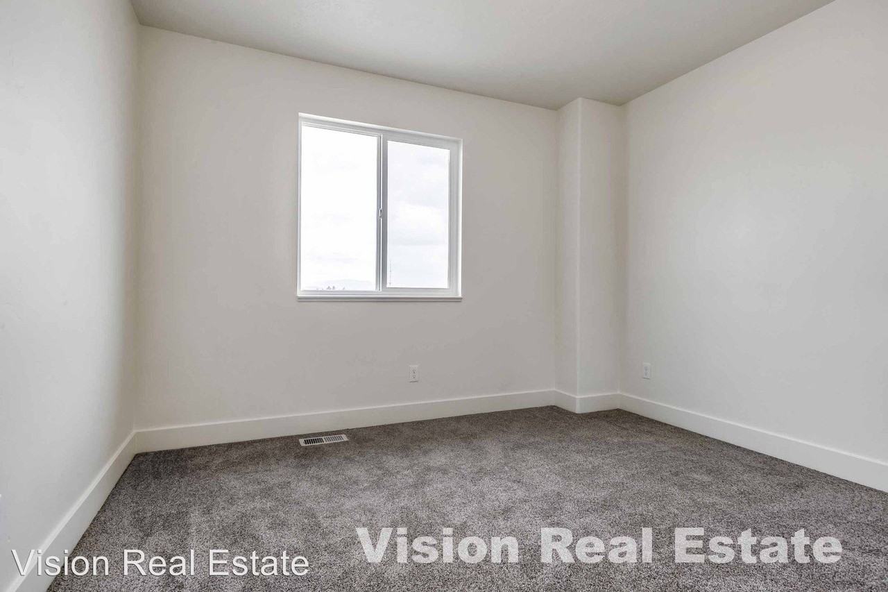 539/541 W Douglass Dr - Photo 3 of 17