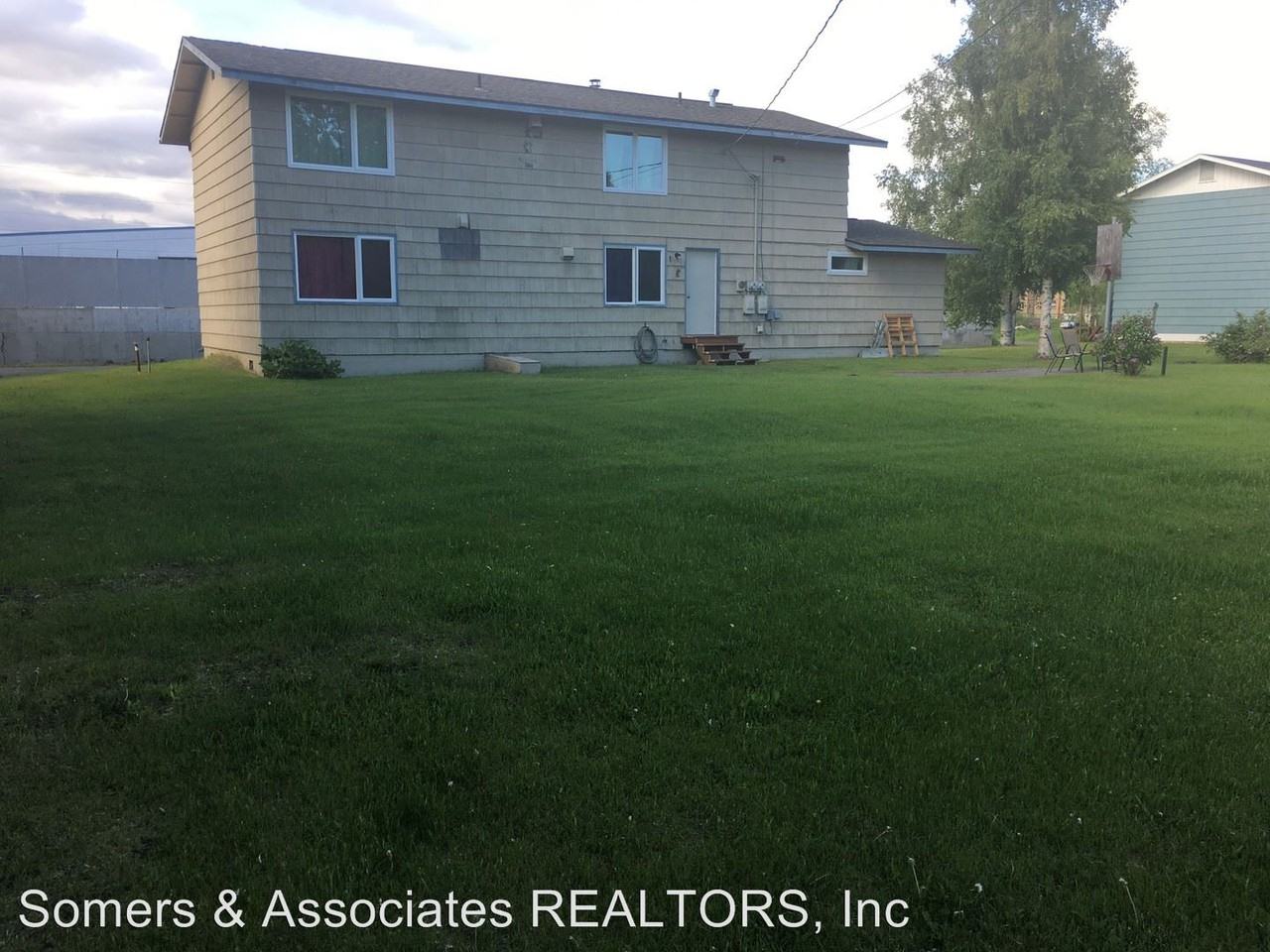 4083/4085 Iris Ln. - Photo 2 of 19