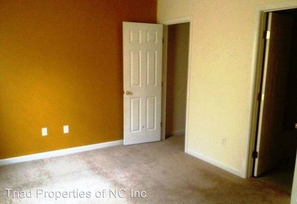 1312 Mayfair Ave - Photo 2 of 11