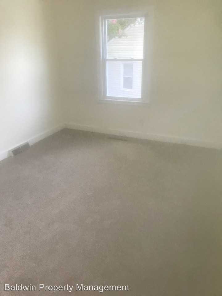 1120 Bank Street - Photo 2 of 7