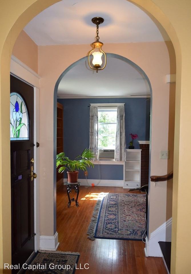 6 Croswell St - Photo 3 of 42