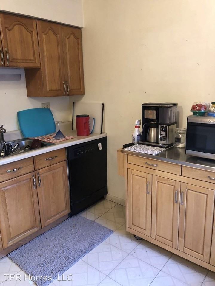 Bellaire Dr - Photo 3 of 8