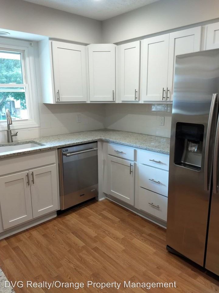 15336 Drexel Circle - Photo 3 of 12