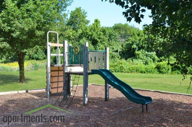 Fox Ridge Manor - Photo 2 of 7