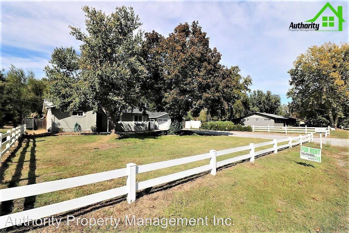 21238 Shelly Ln - Photo 3 of 29