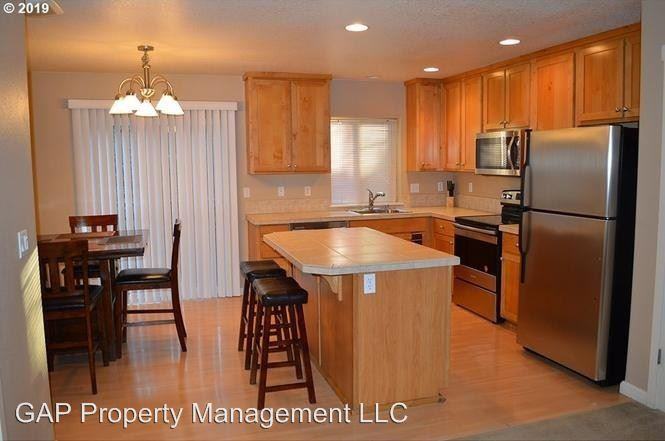 2723 Rossiter Lane - Photo 3 of 20