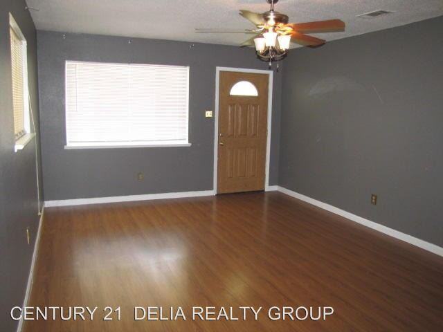 501 Hickory St. - Photo 2 of 8