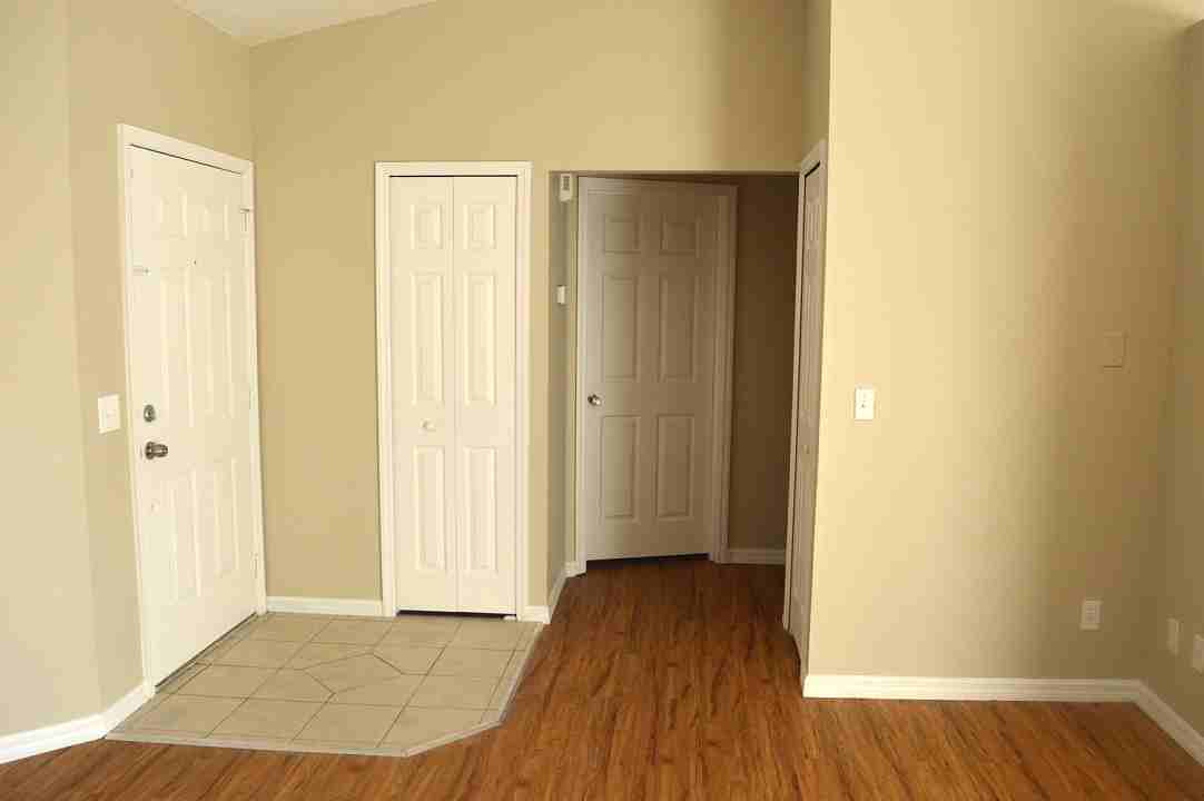 650 Park Ave - Photo 3 of 12