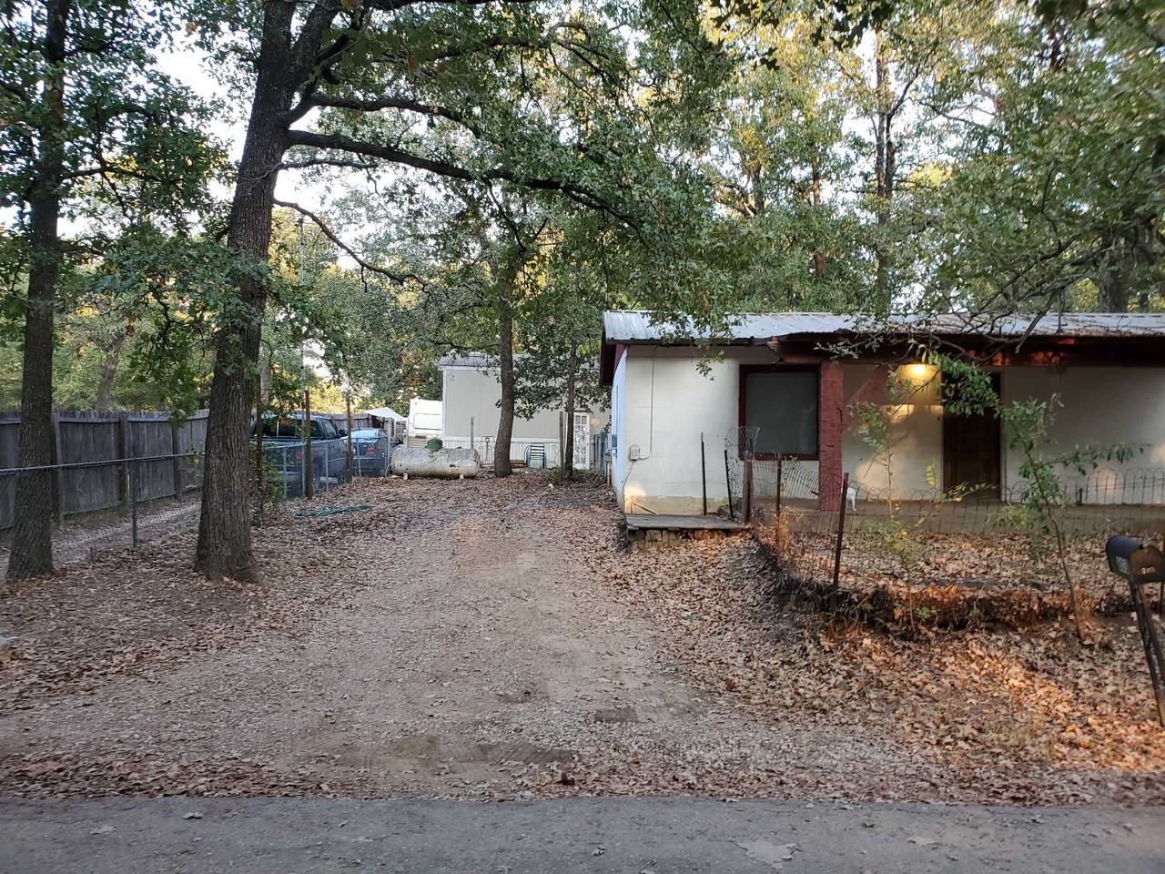 803 Louis Ln - Photo 2 of 12