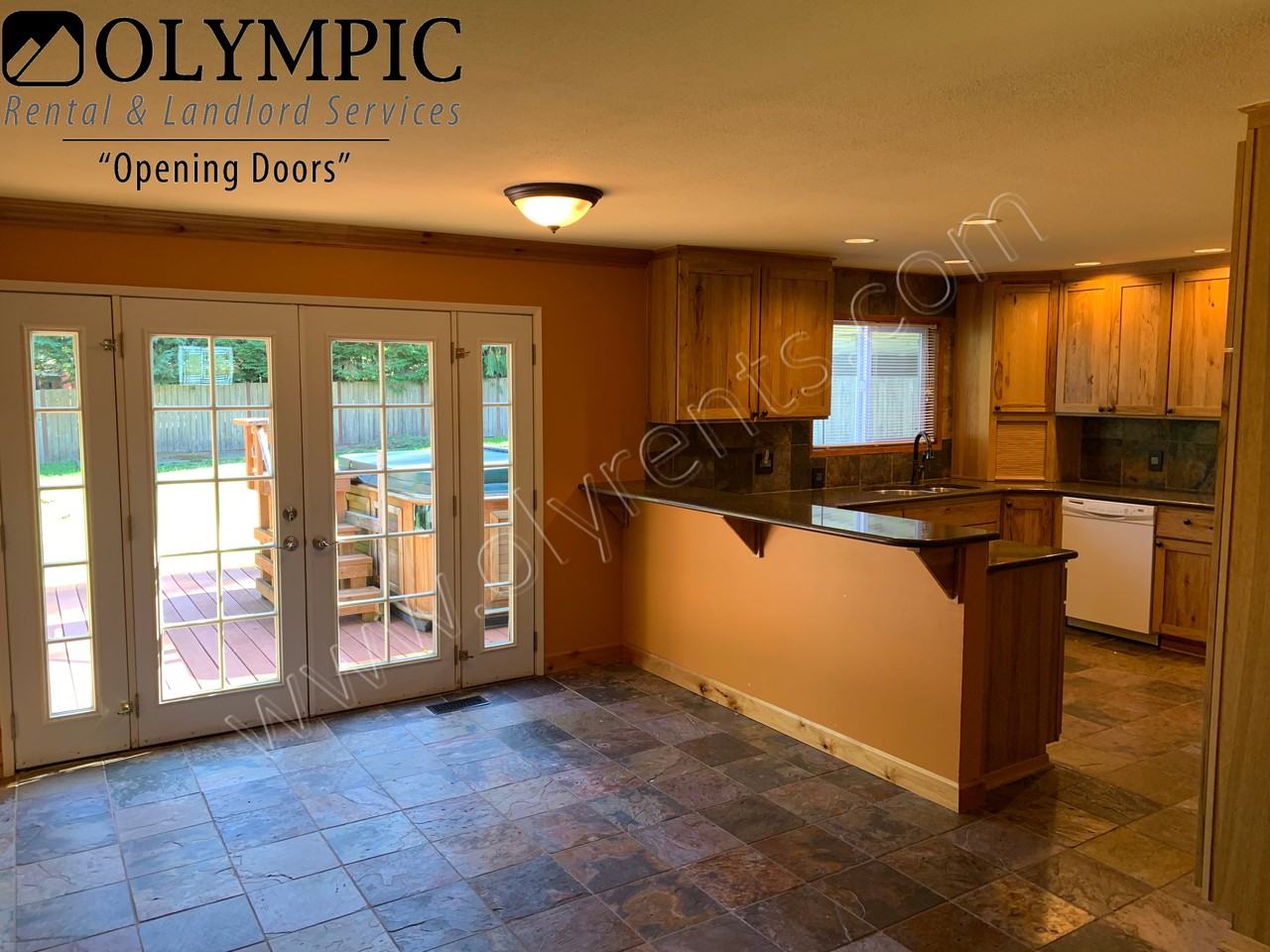 1916 Steele St Se - Photo 3 of 12