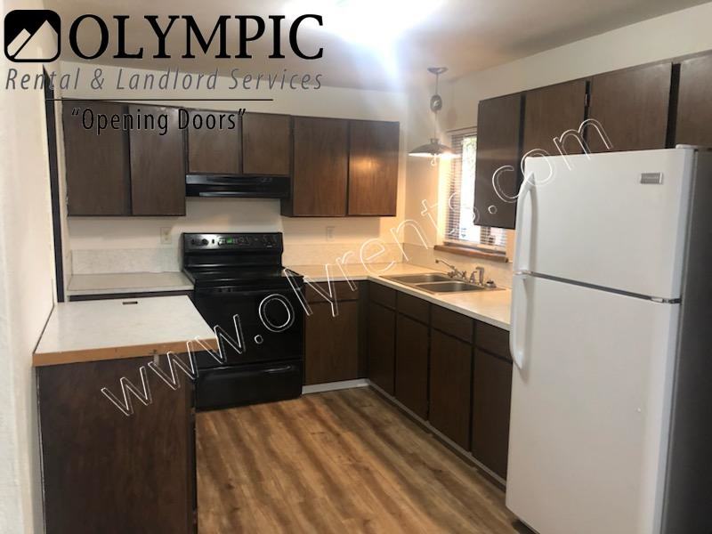 1325 Tullis St Ne - Photo 3 of 9