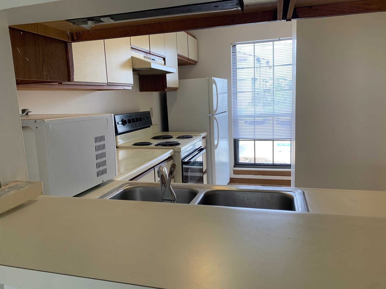 700 N Adelaide 49 Unit 49 - Photo 2 of 3