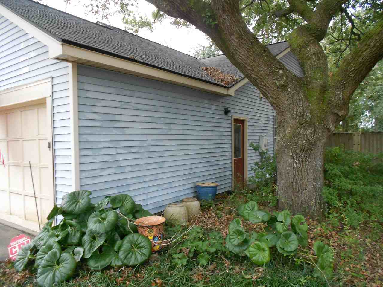 2084 Presidio Drive - Photo 3 of 25