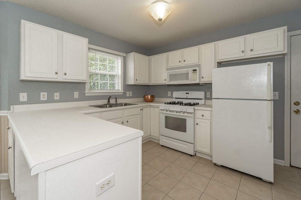 8613 Hobhouse Circle - Photo 3 of 20