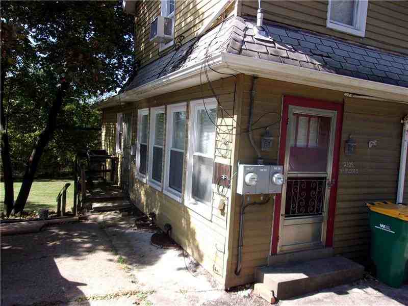 2325 Rochester Rd - Photo 2 of 19