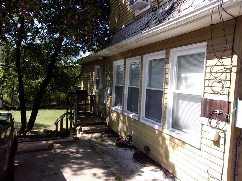 2325 Rochester Rd - Photo 3 of 19
