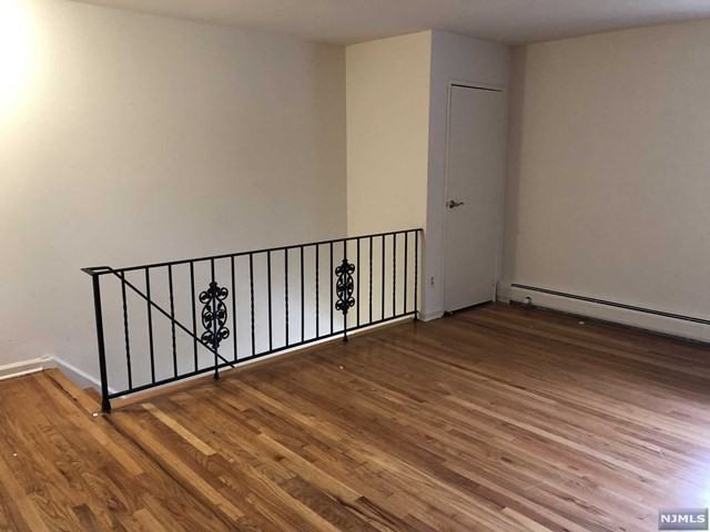 406 Washington Drive - Photo 2 of 10