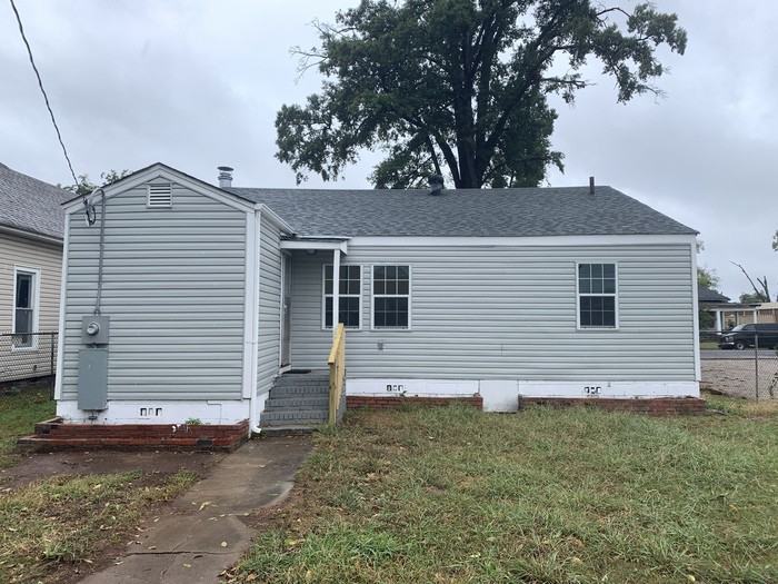 325 4th Avenue West - Photo 2 of 19