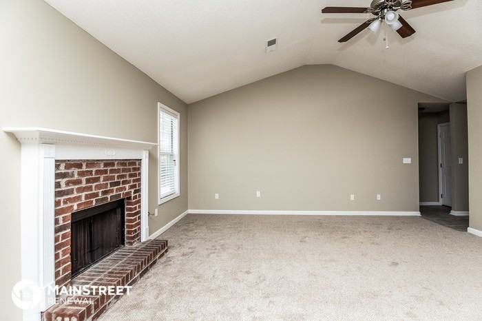 831 Rosewood Circle - Photo 3 of 15