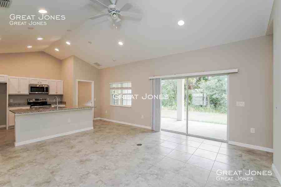 18463 Van Nuys Cir - Photo 3 of 16