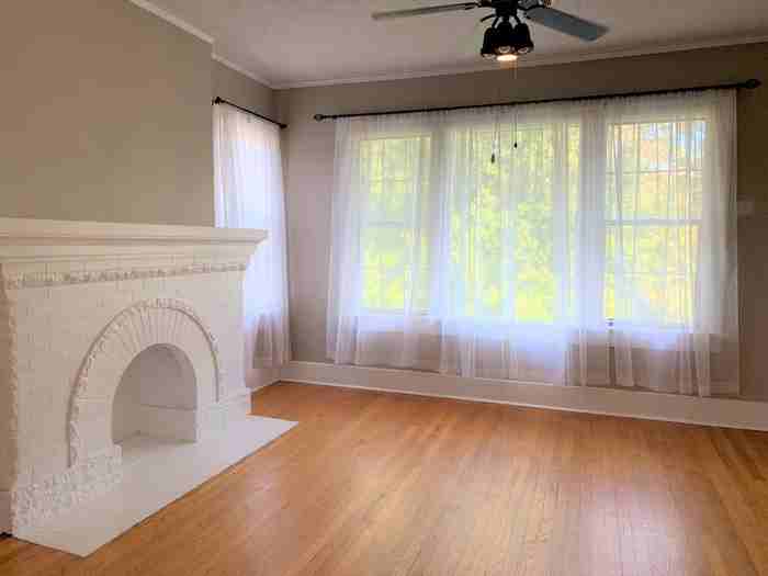 3021 1/2 1/2 North Robinson Avenue - Photo 2 of 8