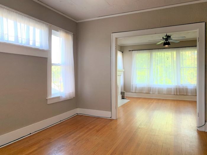 3021 1/2 1/2 North Robinson Avenue - Photo 3 of 8