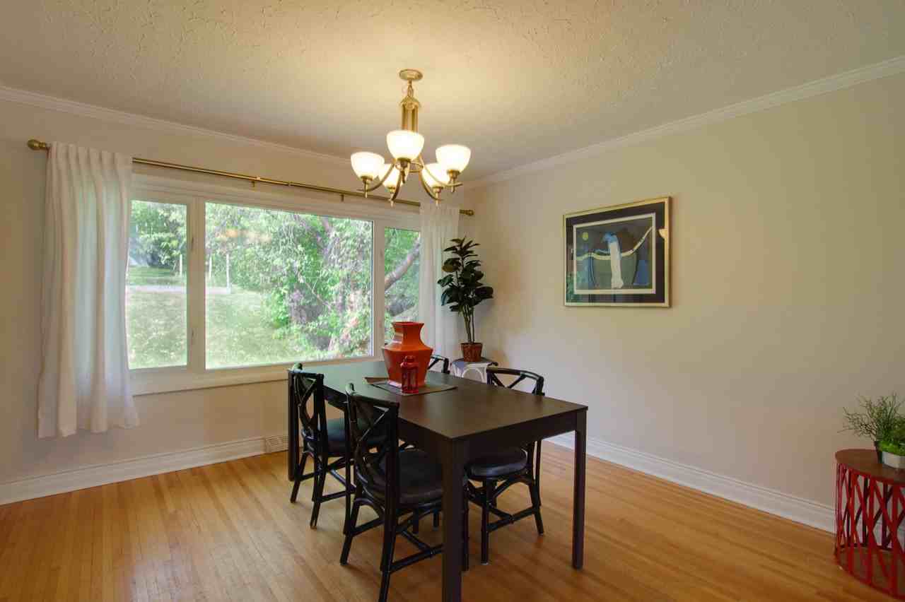 324 47 Ave SW - Photo 2 of 18