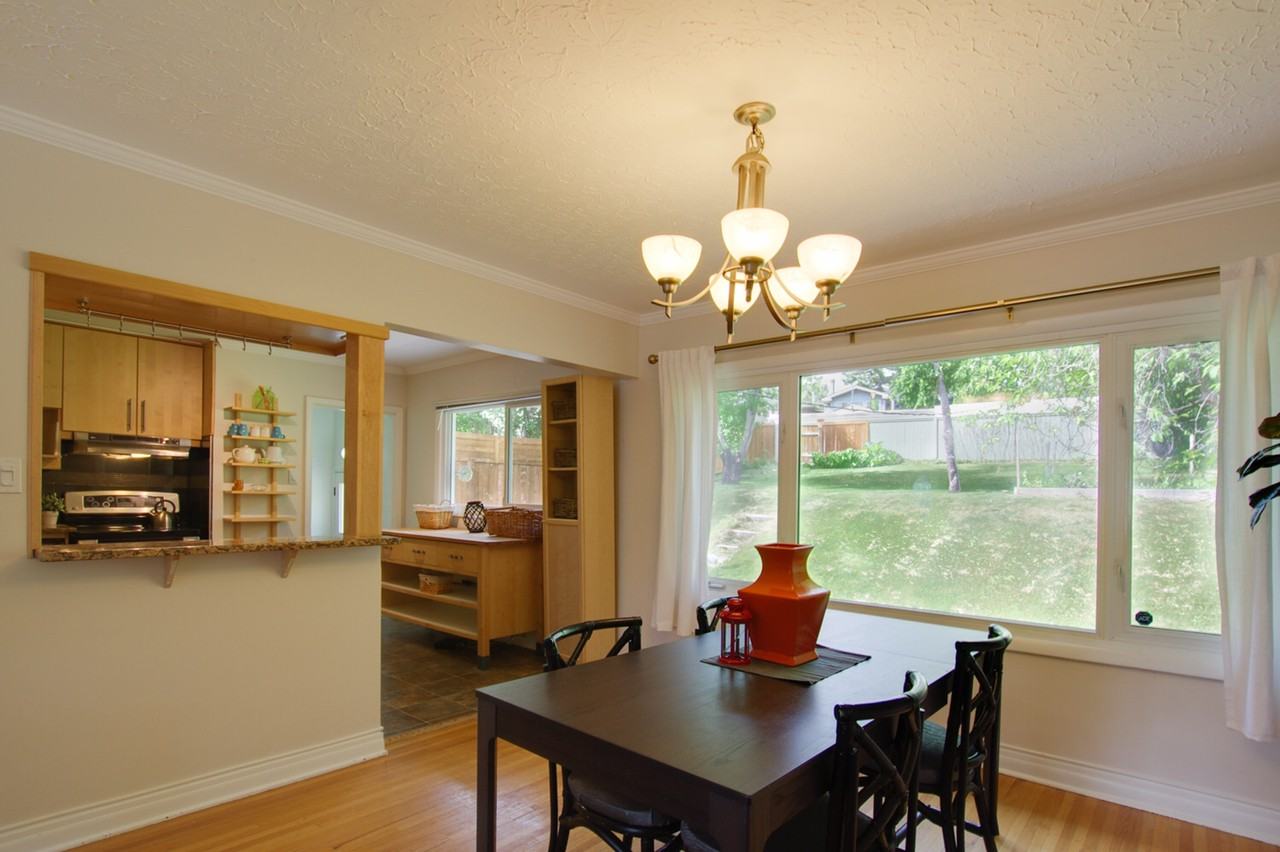 324 47 Ave SW - Photo 3 of 18