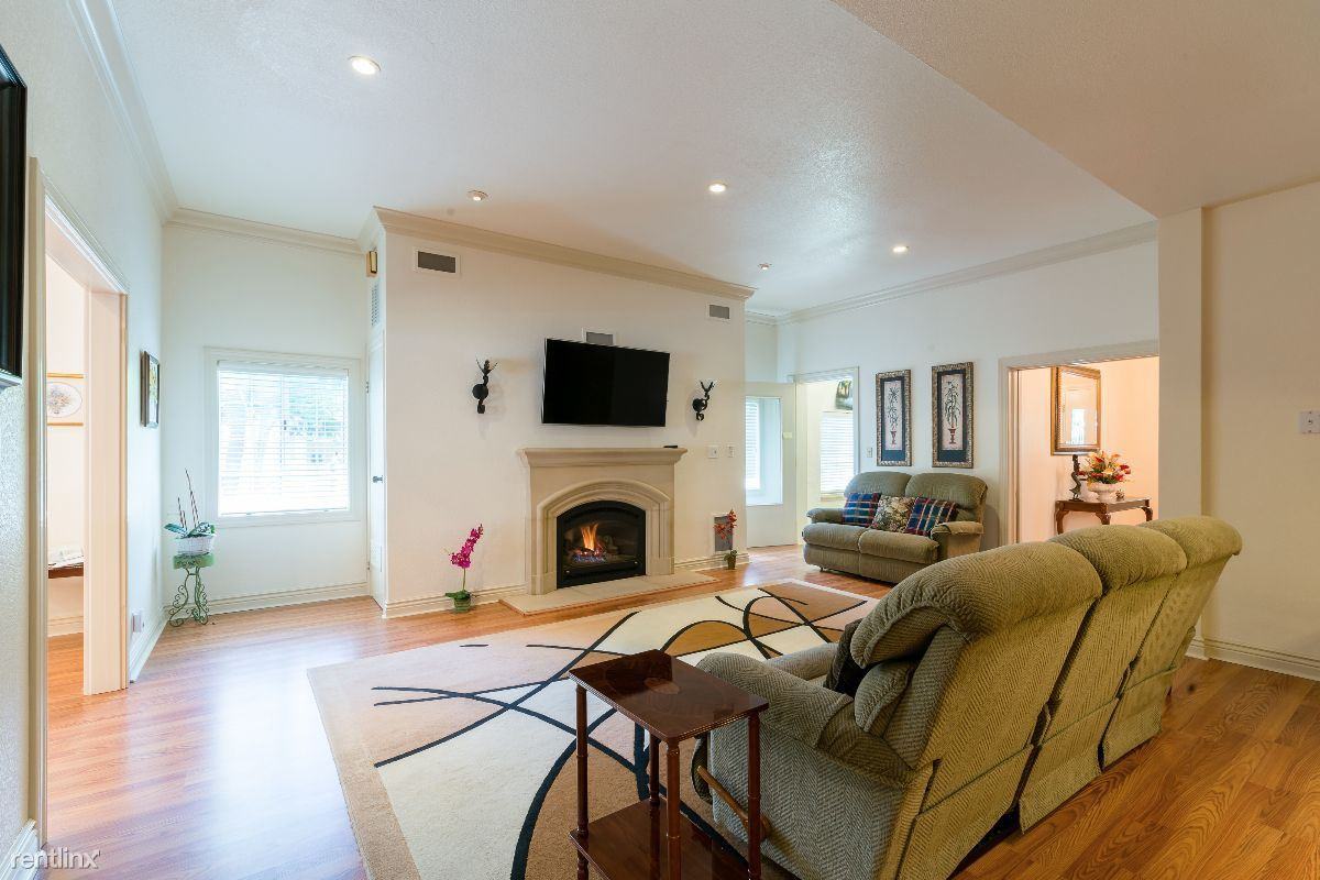 Mars Haus - Photo 3 of 40