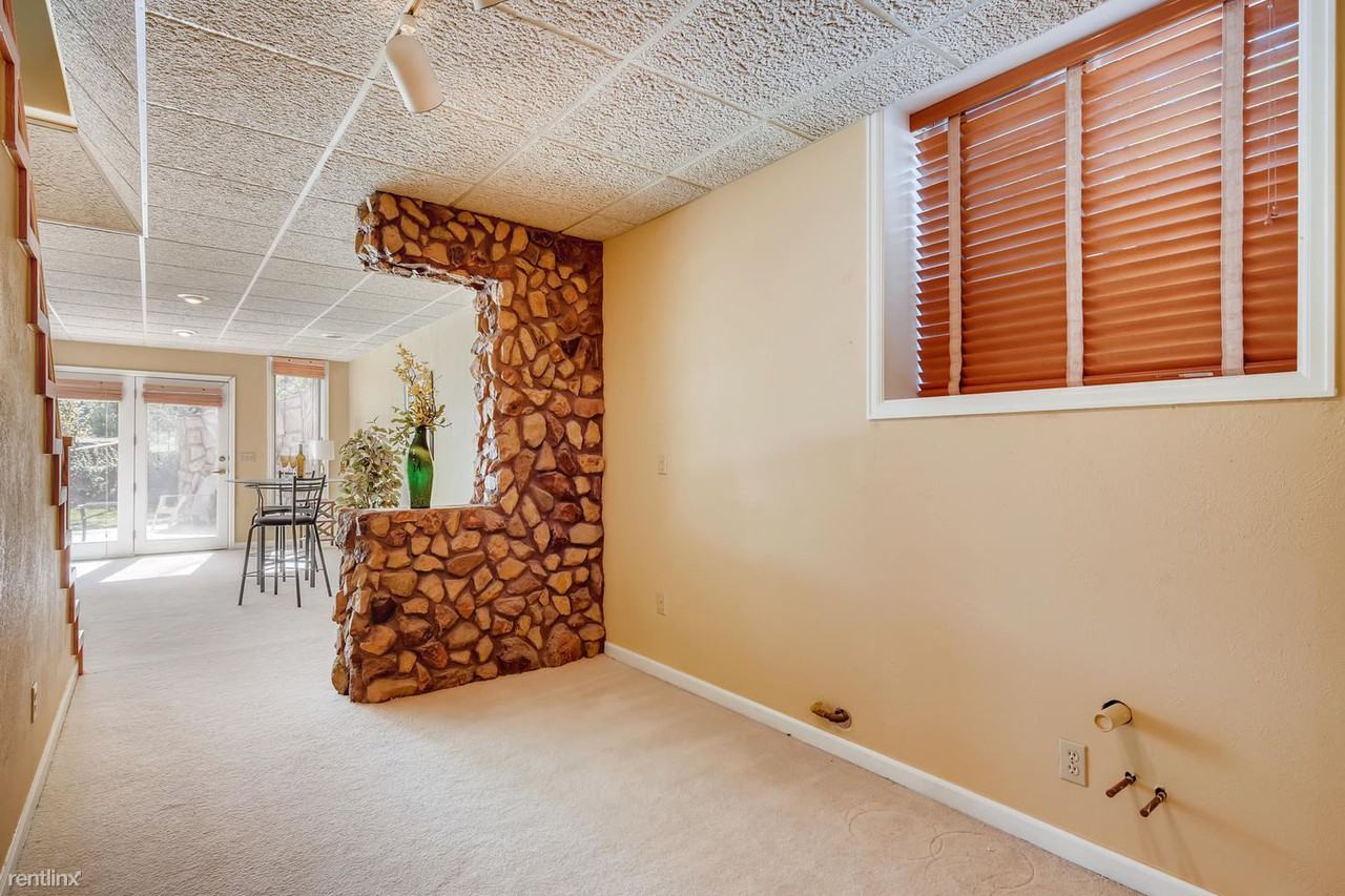250 Crawford Drive - Photo 2 of 28