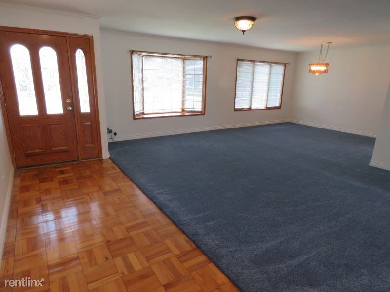 2048 Pattiz Avenue - Photo 2 of 12