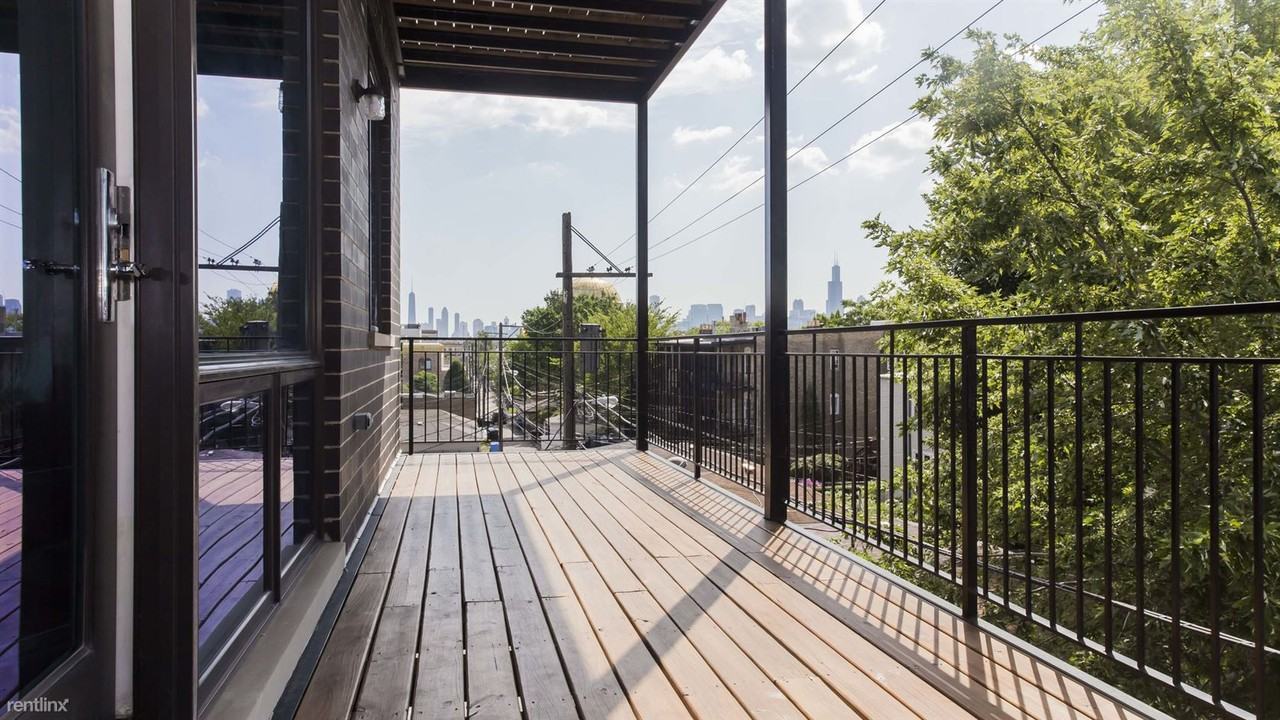 2335 W Chicago Ave - Photo 3 of 10