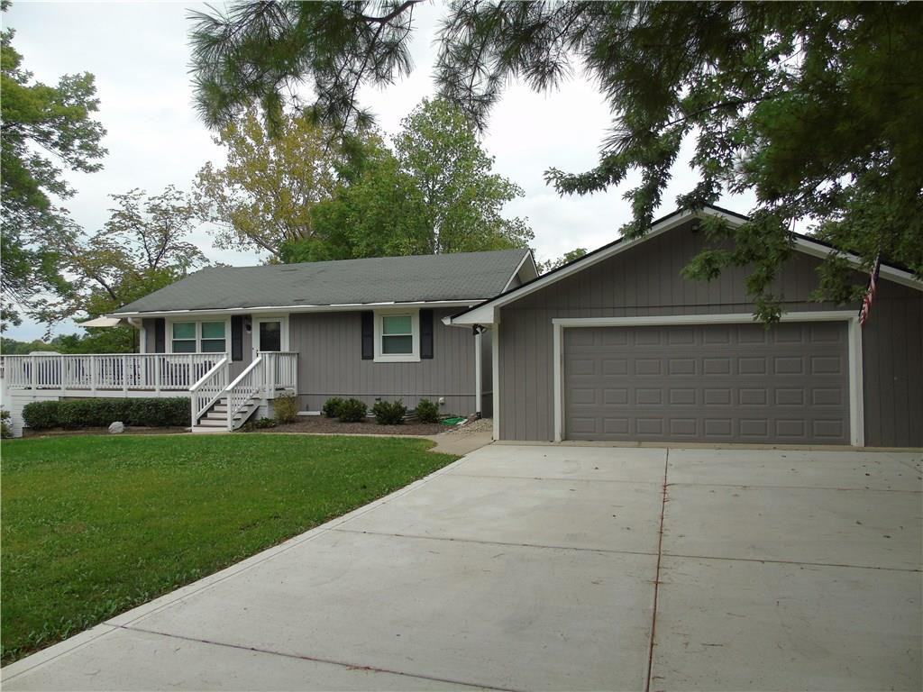 1380 Edgewater Court - Photo 2 of 21