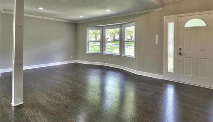 16402 Riggs Road - Photo 2 of 12