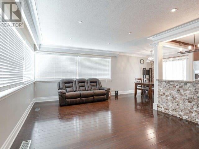 1043 Willowdale Avenue - Photo 2 of 16