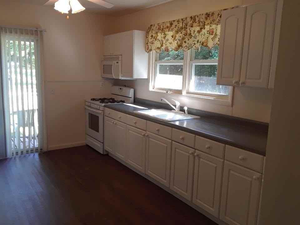 4321 Pesek Road - Photo 3 of 16