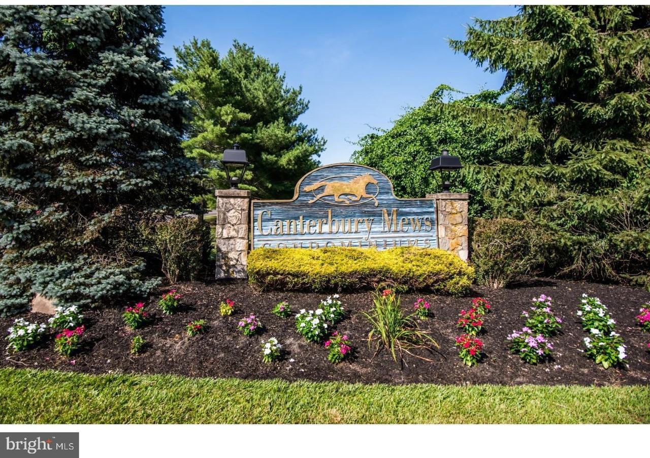 924 Woodstock Ct - Photo 3 of 17