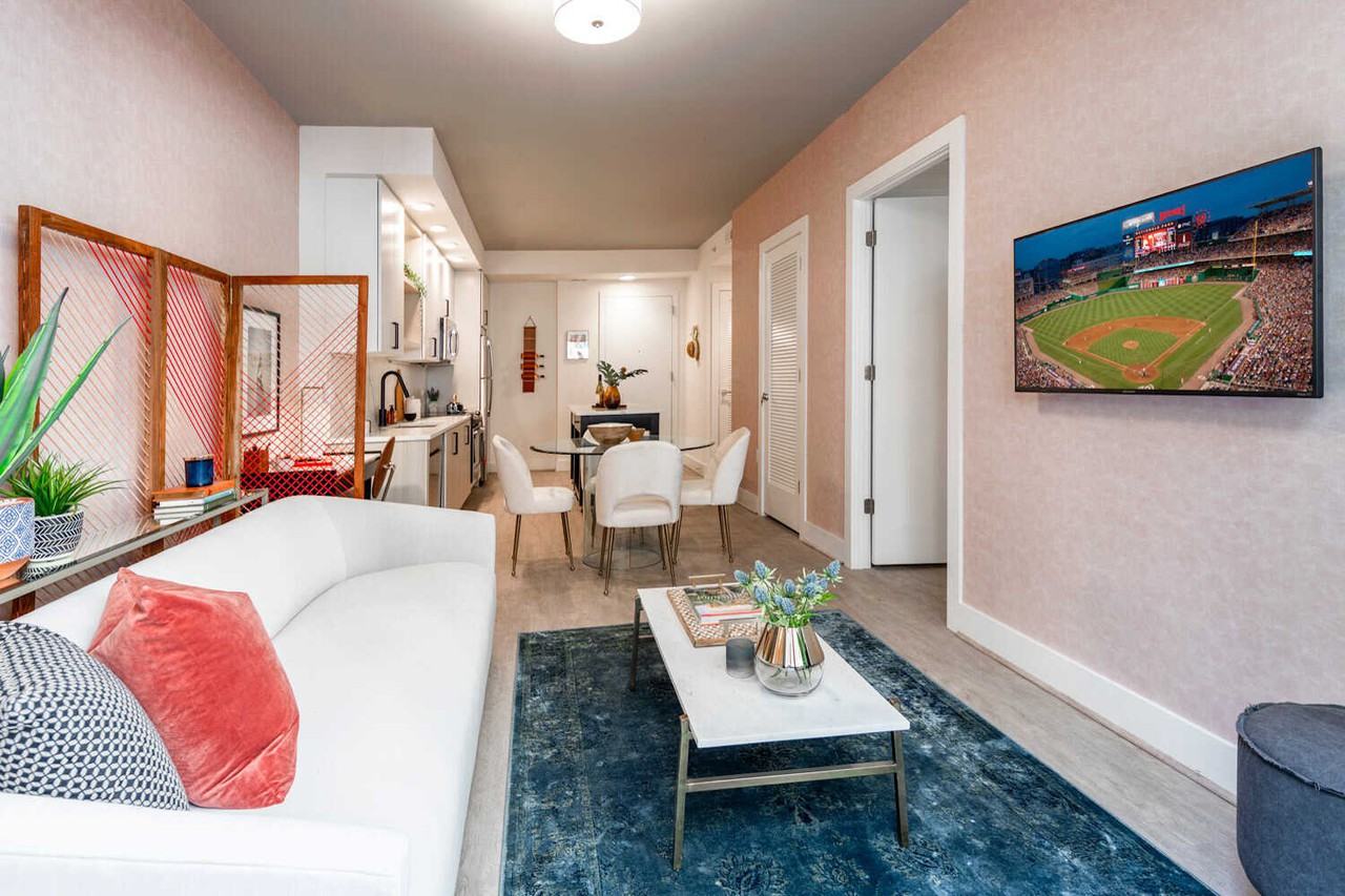 Novel South Capitol - Photo 2 of 50