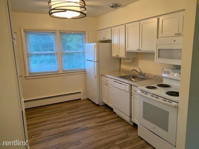 113 Devon Ave #4 - Photo 2 of 13