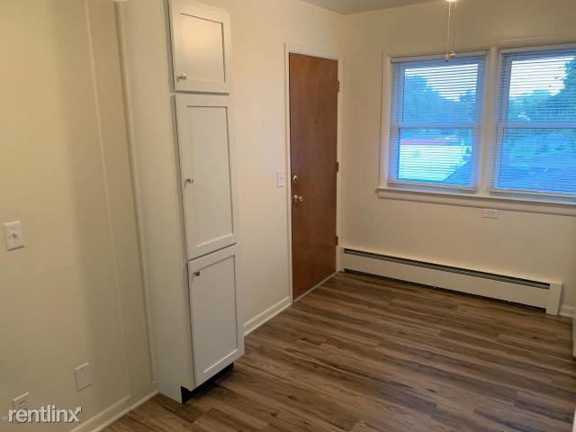 113 Devon Ave #4 - Photo 3 of 13