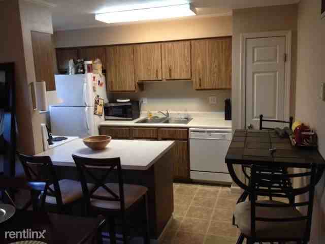 12111 N Woodcrest Dr - Photo 3 of 8